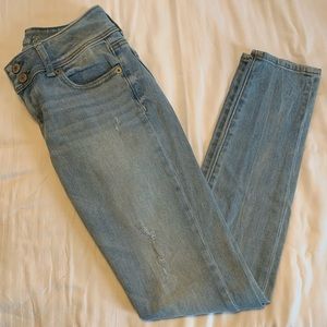 American Eagle light wash skinny jeans size 00